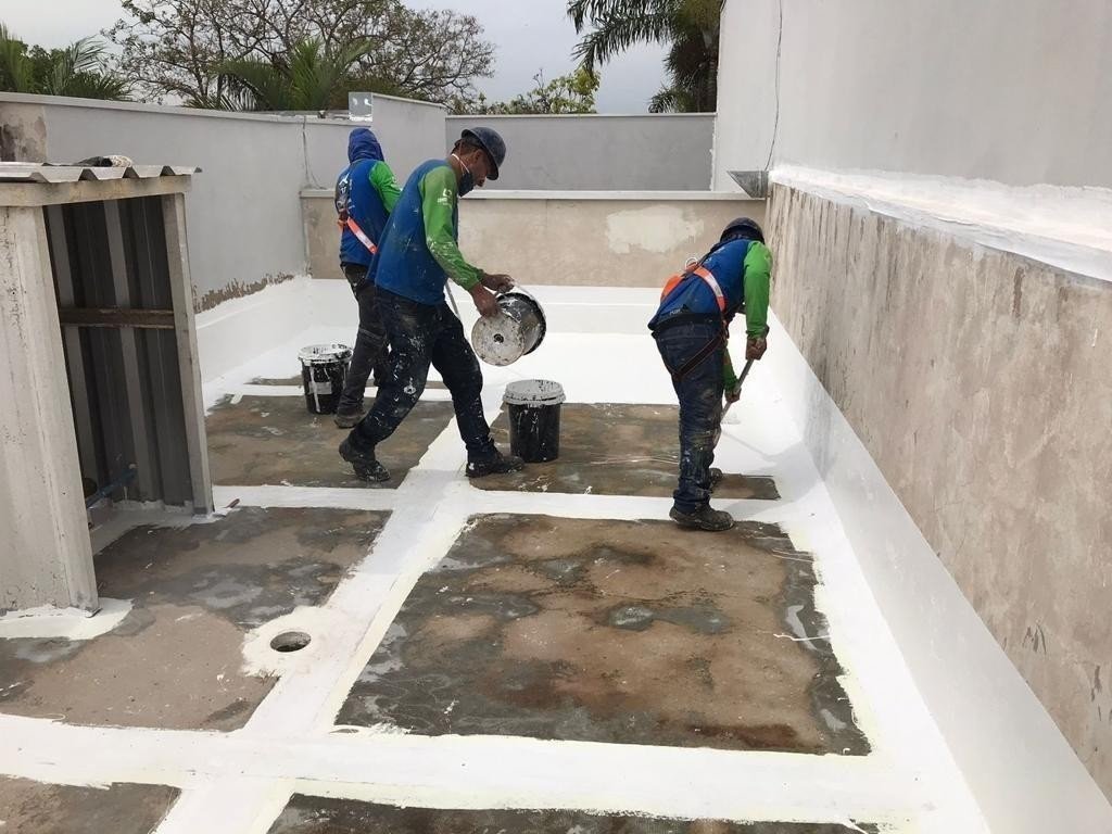 Antes: Laje de concreto e juntas